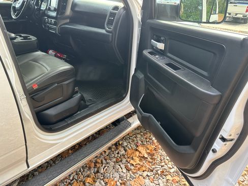 Used 2019 RAM 3500 Tradesman w/ Chrome Appearance Group image 24