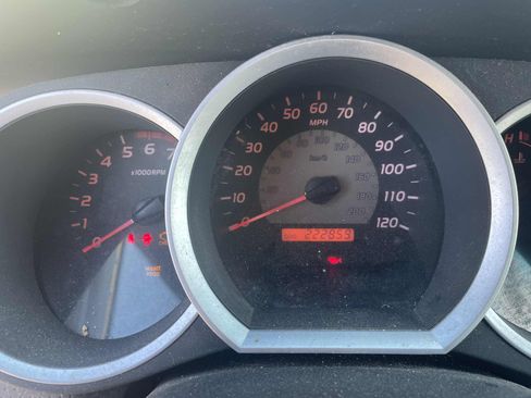 Used 2008 Toyota Tacoma PreRunner image 9