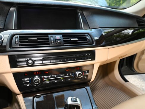 Used 2014 BMW 528i Sedan RWD image 17