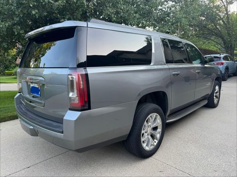 Used 2019 GMC Yukon XL SLT AWD/4WD image 12