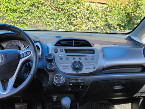 Used 2010 Honda Fit Sport image 6