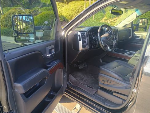 Used 2015 GMC Sierra 1500 SLT w/ SLT Crew Cab Value Package image 15