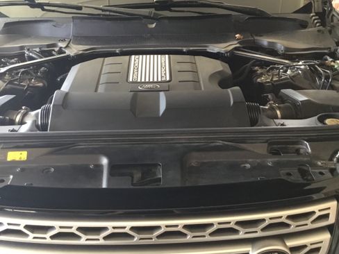 Used 2018 Land Rover Discovery HSE Luxury image 9