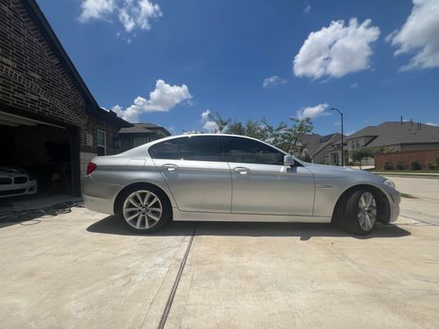 Used 2011 BMW 535i Sedan RWD image 2