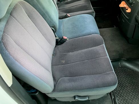 Used 2005 Dodge Ram 1500 Truck SLT RWD image 2