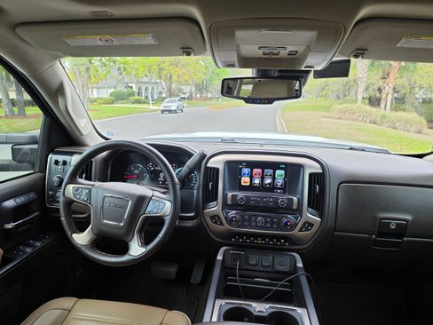 Used 2019 GMC Sierra 2500 Denali w/ Duramax Plus Package image 17