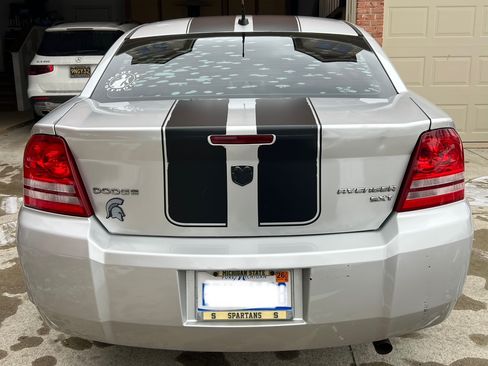 Used 2010 Dodge Avenger SXT image 12