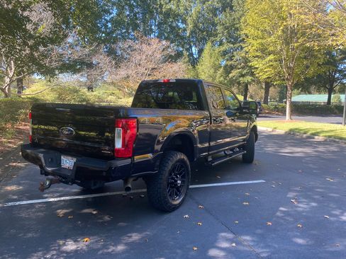 Used 2019 Ford F250 Lariat image 4