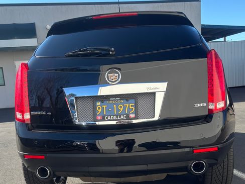 Used 2015 Cadillac SRX Luxury image 16