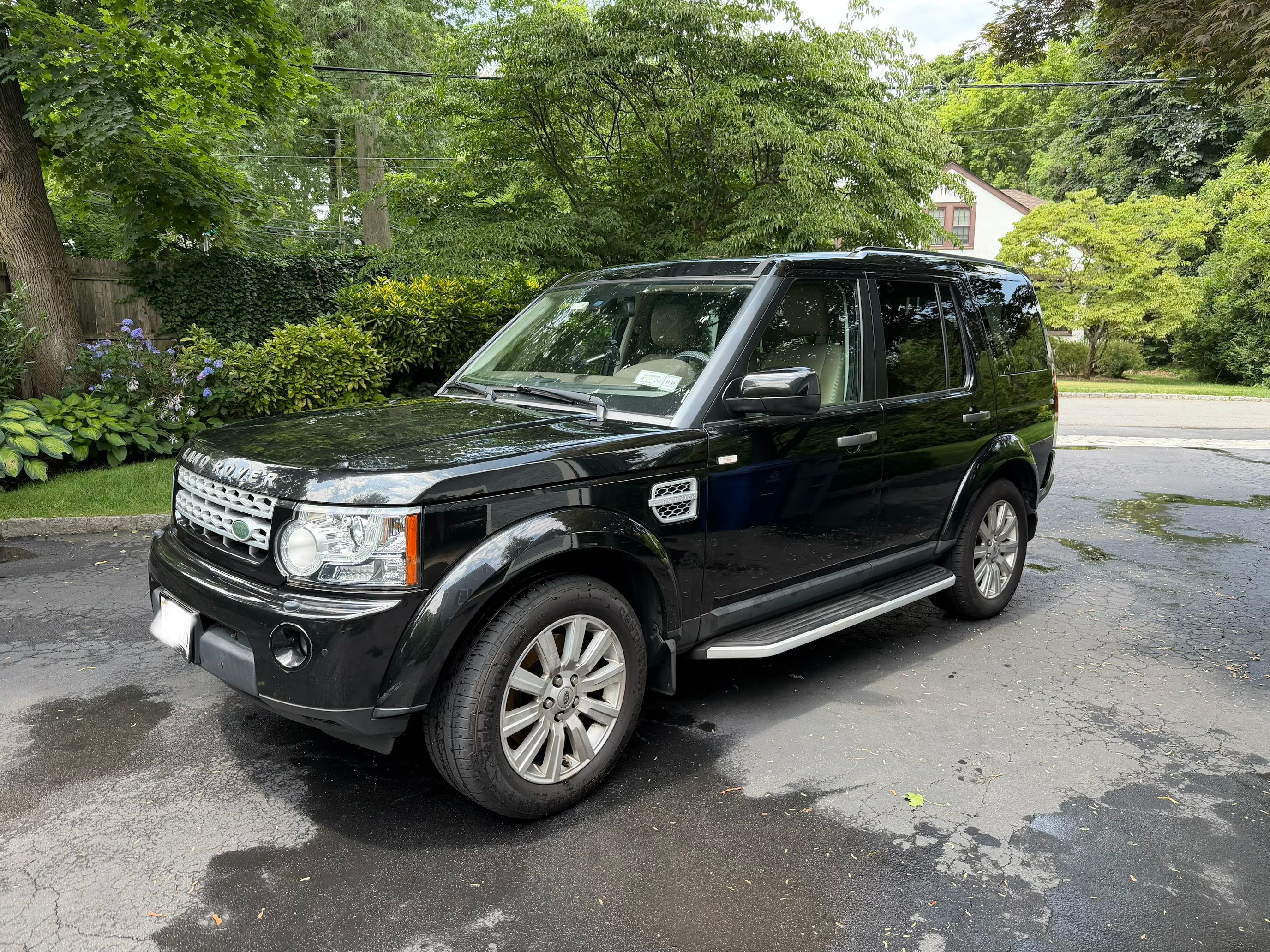 Used 2013 Land Rover LR4 HSE AWD/4WD image 2