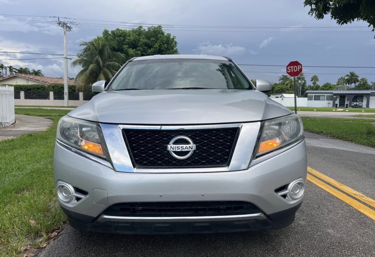 Used 2015 Nissan Pathfinder S FWD image 4