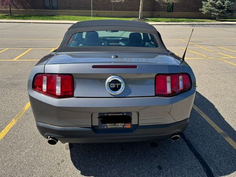 Used 2010 Ford Mustang GT Premium RWD image 10