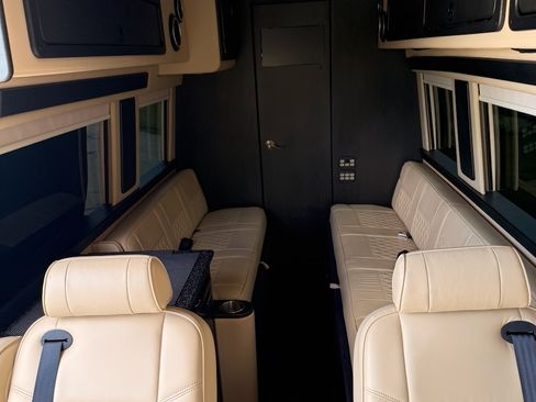 Used 2017 Mercedes-Benz Sprinter 3500 image 18