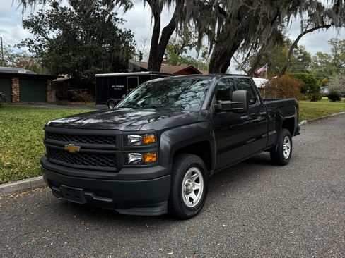 Used 2015 Chevrolet Silverado 1500 W/T w/ Trailering Package image 2