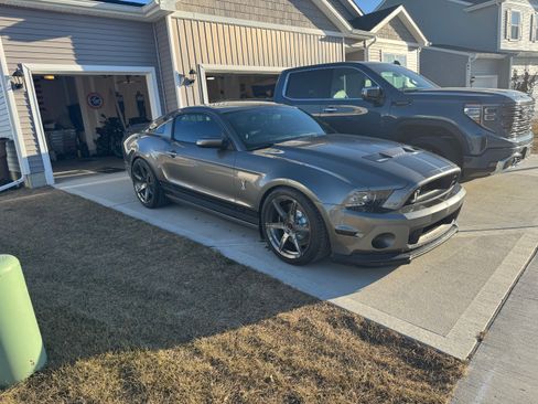 Used 2013 Ford Mustang Shelby GT500 RWD image 2