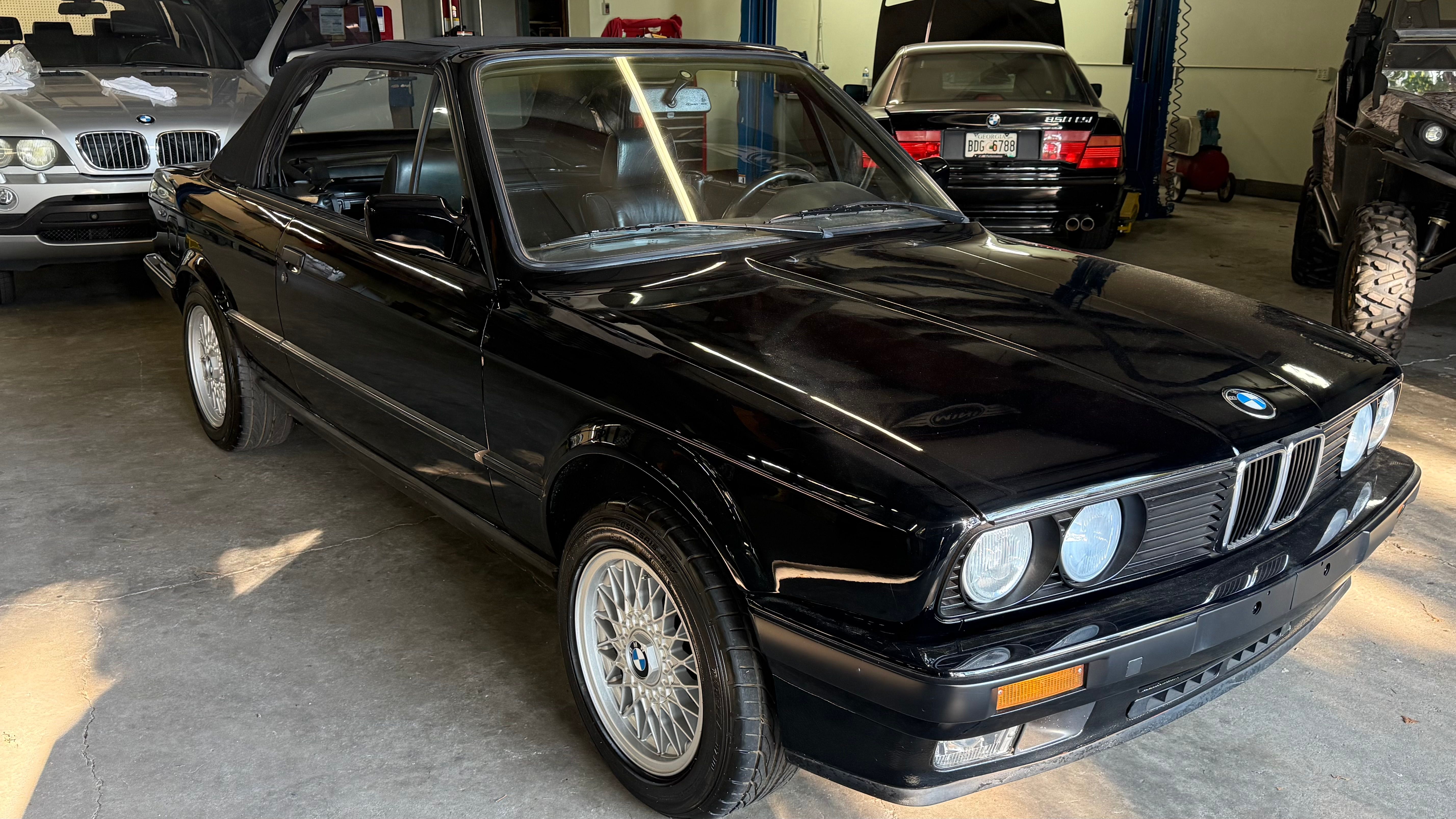 Used 1992 BMW 325i Convertible RWD image 12