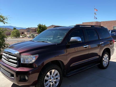 Used 2012 Toyota Sequoia Platinum AWD/4WD image 4