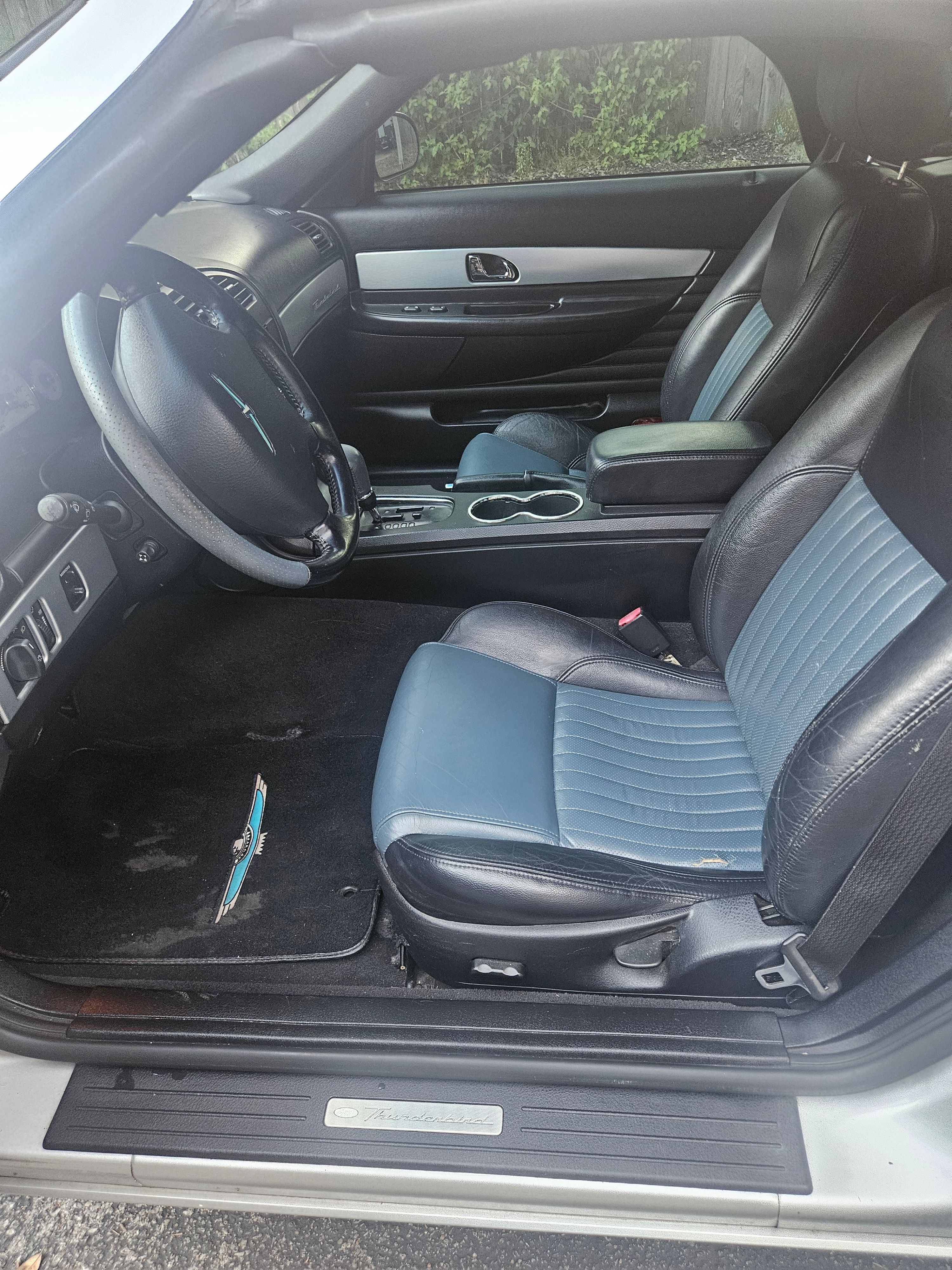 Used 2005 Ford Thunderbird RWD image 8