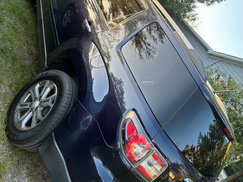 Used 2015 GMC Acadia SLT image 5