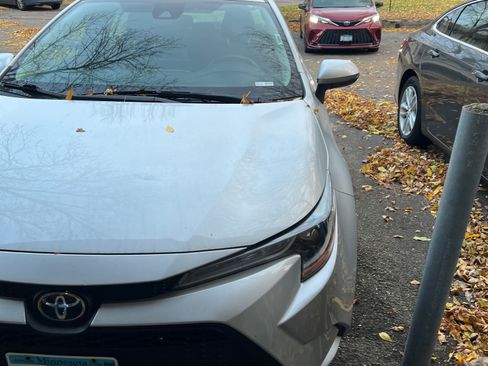 Used 2021 Toyota Corolla LE image 9