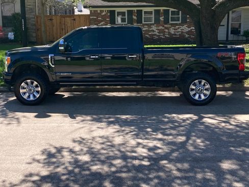 Used 2019 Ford F350 Platinum w/ Platinum Ultimate Package image 5