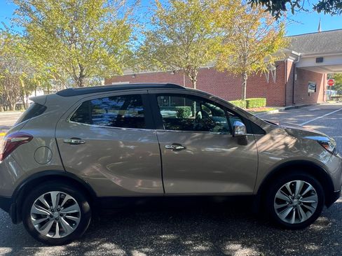 Used 2019 Buick Encore Preferred image 2