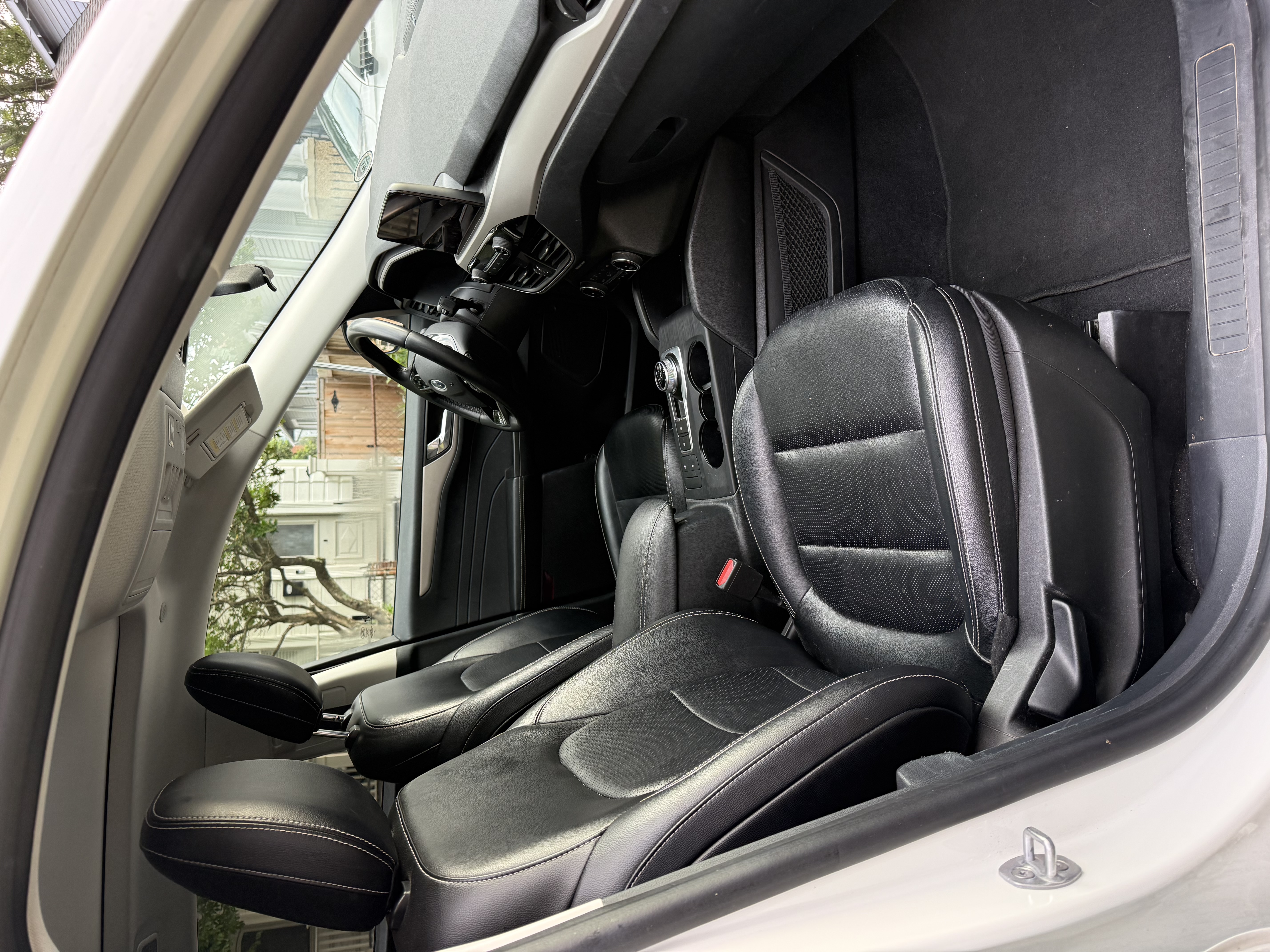 Used 2022 Ford Escape SEL w/ Technology Package FWD image 8