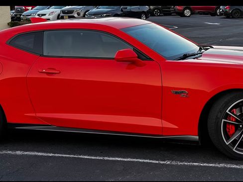 Used 2018 Chevrolet Camaro SS w/ Hot Wheels Edition image 6