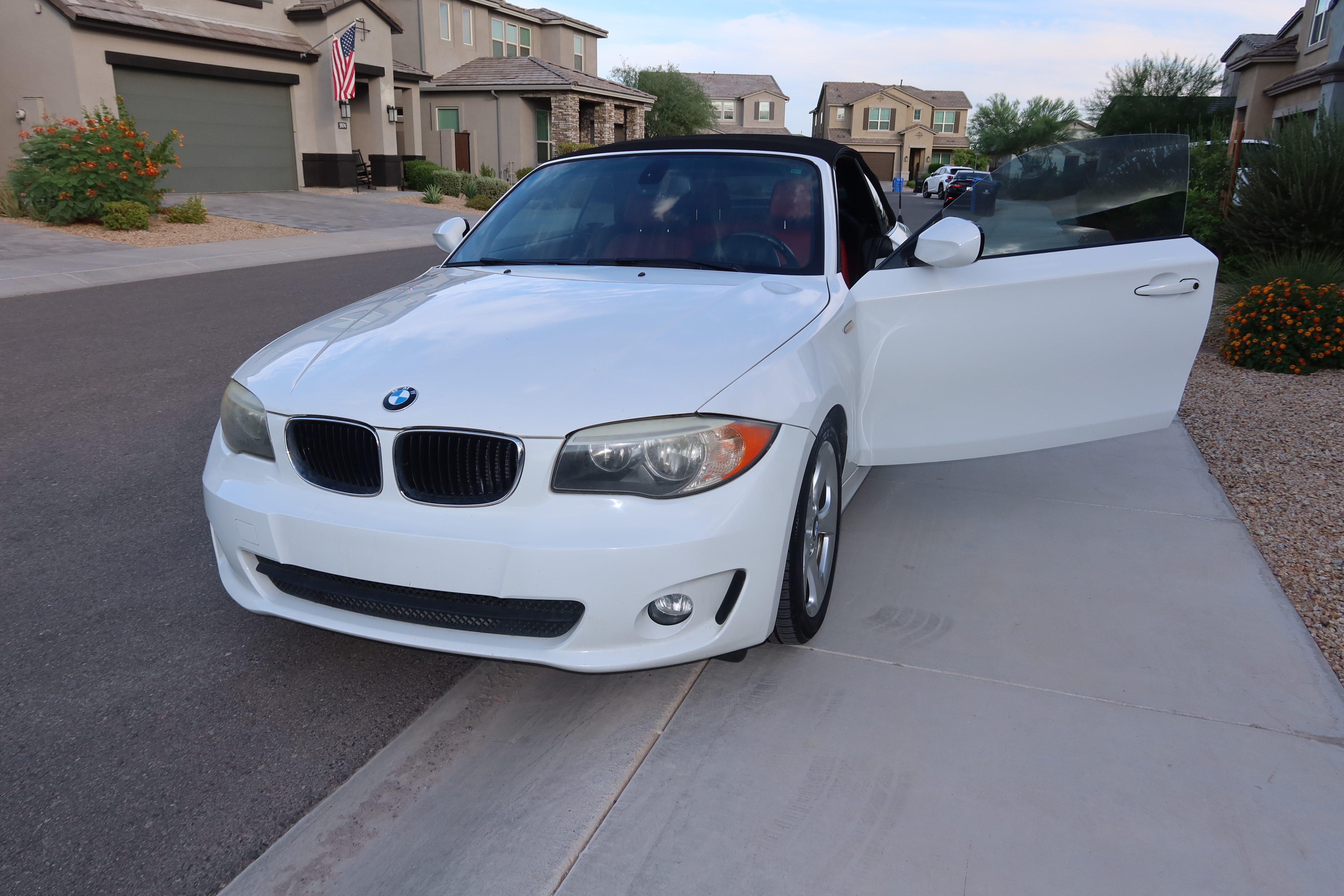 Used 2012 BMW 128i Convertible RWD image 2