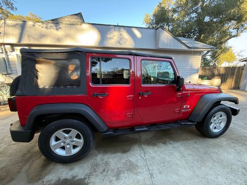 Used 2007 Jeep Wrangler Unlimited X image 2