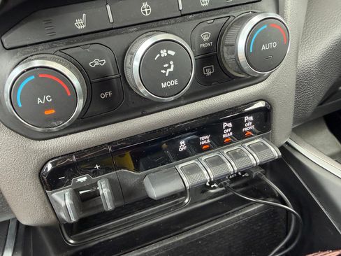 Used 2020 RAM 1500 Big Horn AWD/4WD image 8