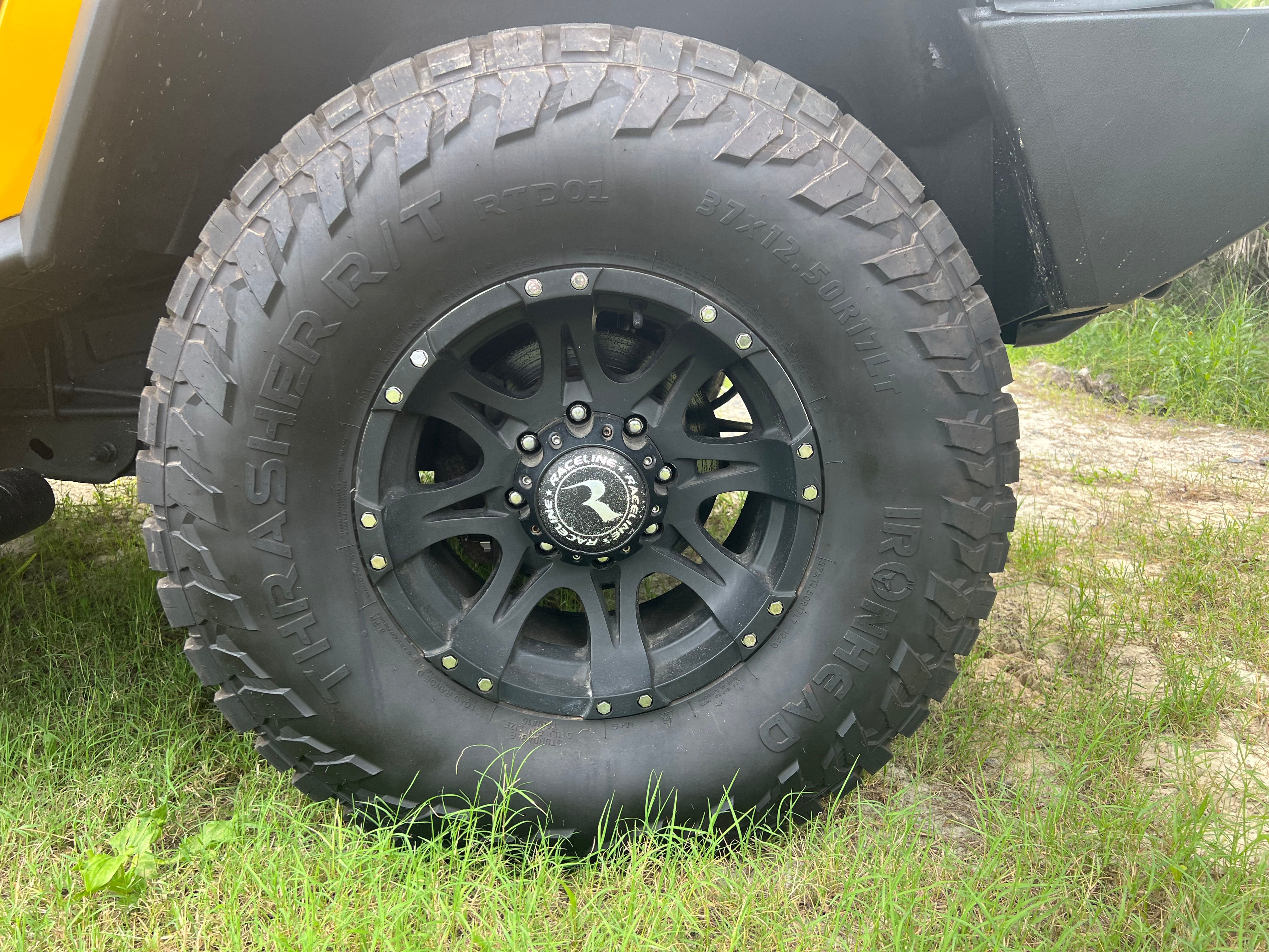 Used 2003 HUMMER H2 w/ Preferred Equipment Group AWD/4WD image 4