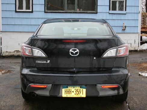 Used 2011 MAZDA MAZDA3 i Sport image 6