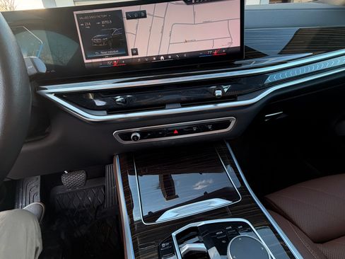 Used 2024 BMW X5 xDrive40i w/ Premium Package image 4