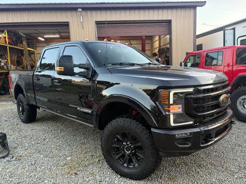 Used 2022 Ford F350 Lariat w/ Tremor Off-Road Package AWD/4WD image 4