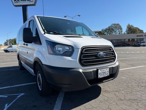 Used 2018 Ford Transit 150 XL image 6