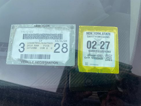 Used 2018 RAM 1500 Express image 1