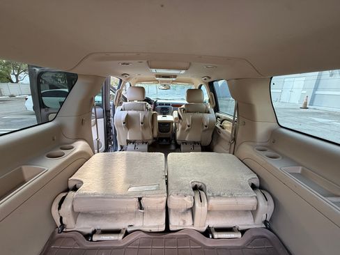 Used 2011 GMC Yukon XL SLT w/ Regional Value Package image 10