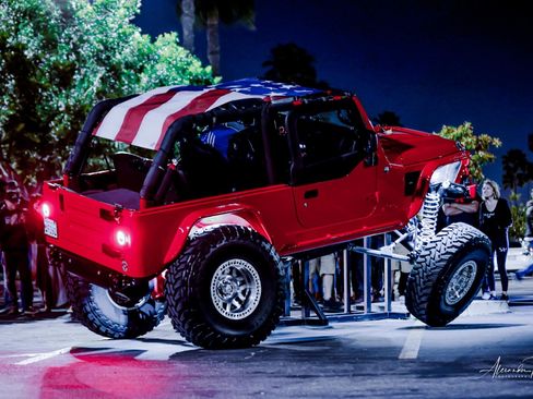 Used 2006 Jeep Wrangler Unlimited w/ Premium Audio Group image 1