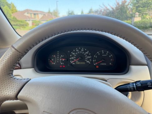 Used 1999 Toyota Solara SLE FWD image 5