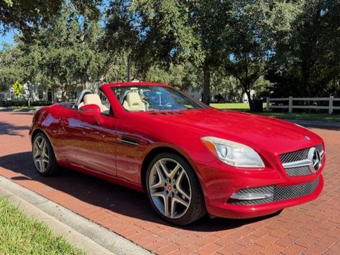 Used 2014 Mercedes-Benz SLK 250 image 28