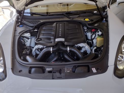 Used 2014 Porsche Panamera 4S Executive image 20