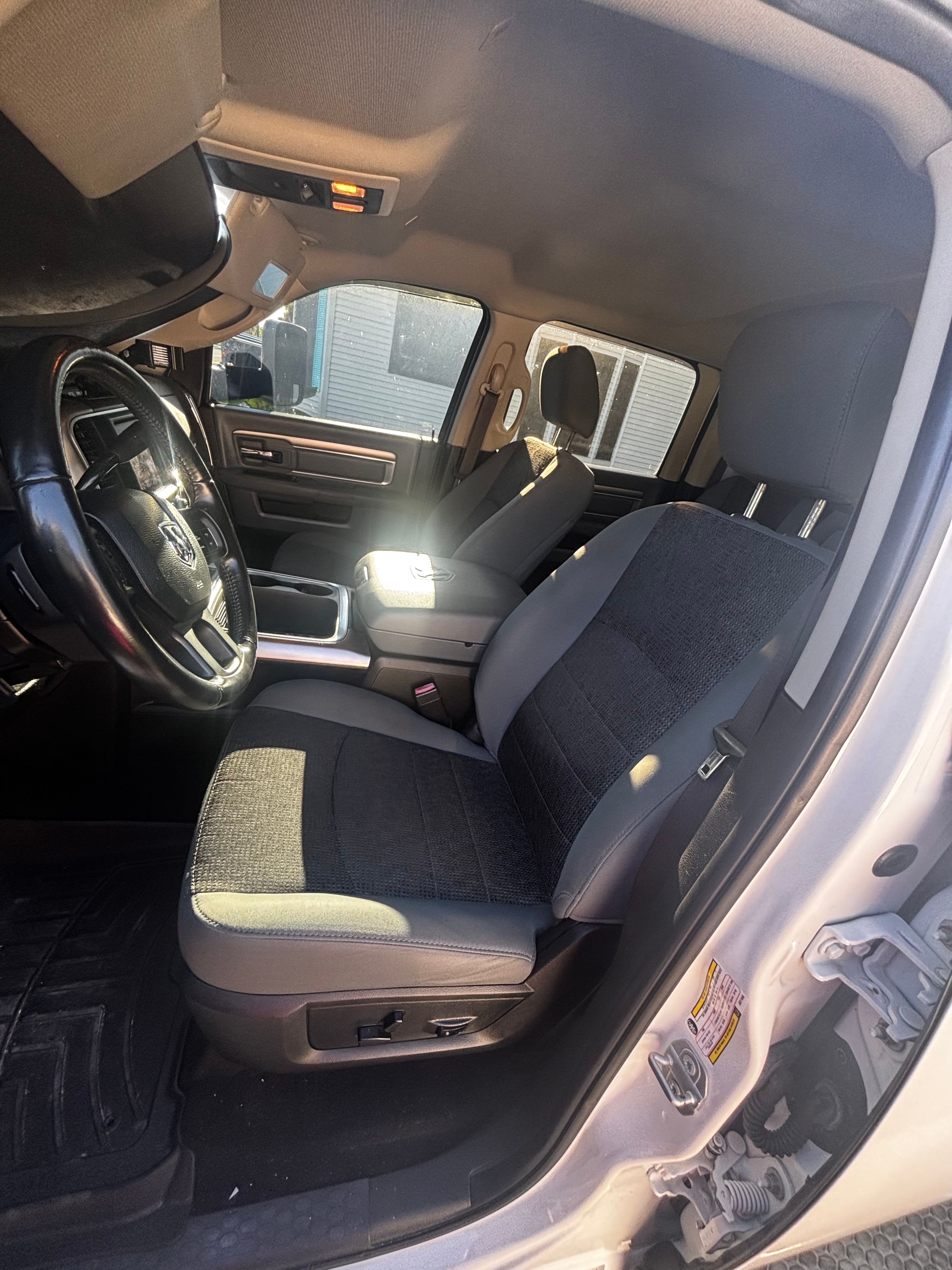 Used 2018 RAM 3500 Big Horn AWD/4WD image 9