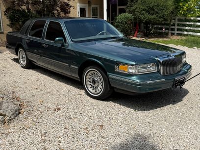 Used 1996 Lincoln Town Car Executive