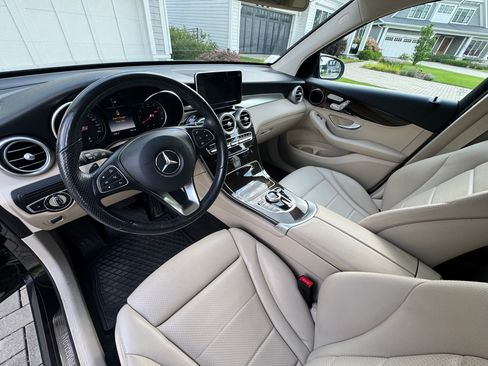 Used 2019 Mercedes-Benz GLC 300 4MATIC image 16