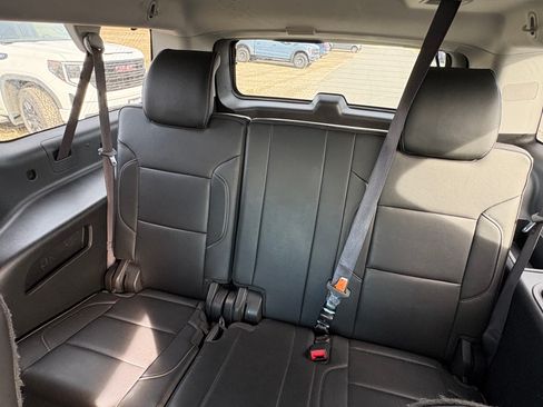 Used 2017 GMC Yukon XL Denali image 11