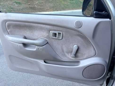 Used 2001 Toyota Tacoma 2WD Regular Cab image 14