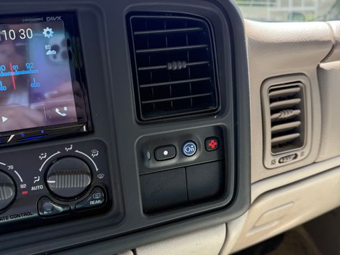 Used 2002 Chevrolet Tahoe LT RWD image 16