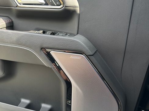 Used 2025 GMC Sierra 2500 AT4X w/ AT4X AEV Edition image 19