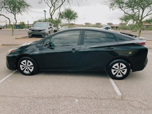 Used 2018 Toyota Prius Two w/ Prius Two Safety Plus Package FWD image 2